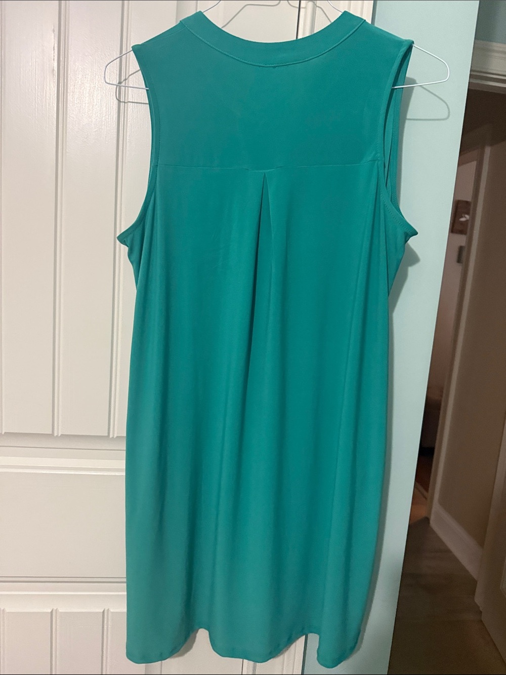 Dear Scarlett Teal Split-Neck Sleeveless Tunic - Picture 5 of 7